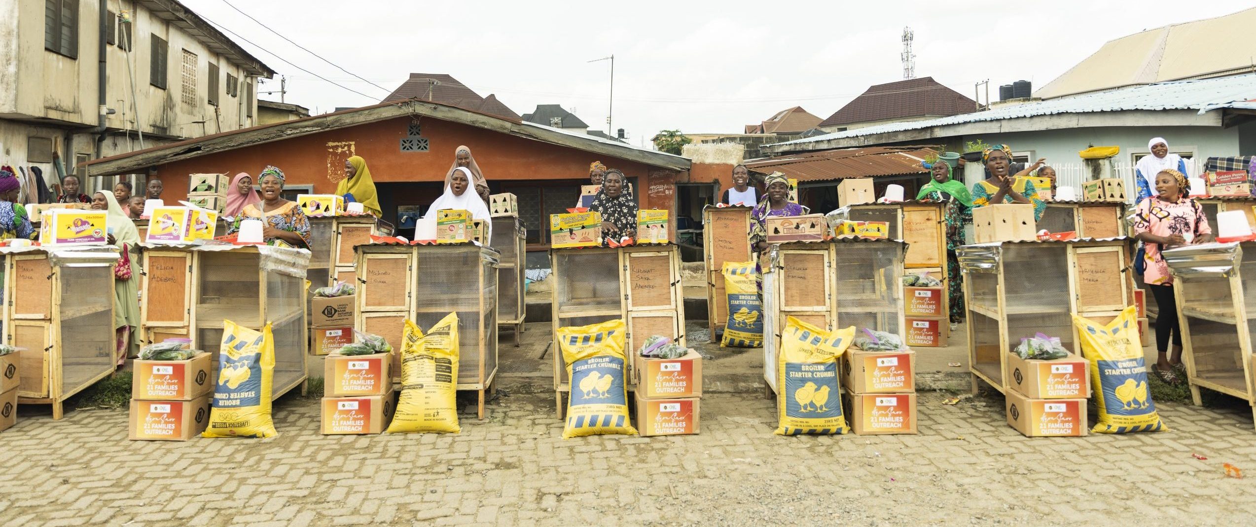 Ayra Starr Partners With Lagos Food Bank Initiative to Feed 21 Families